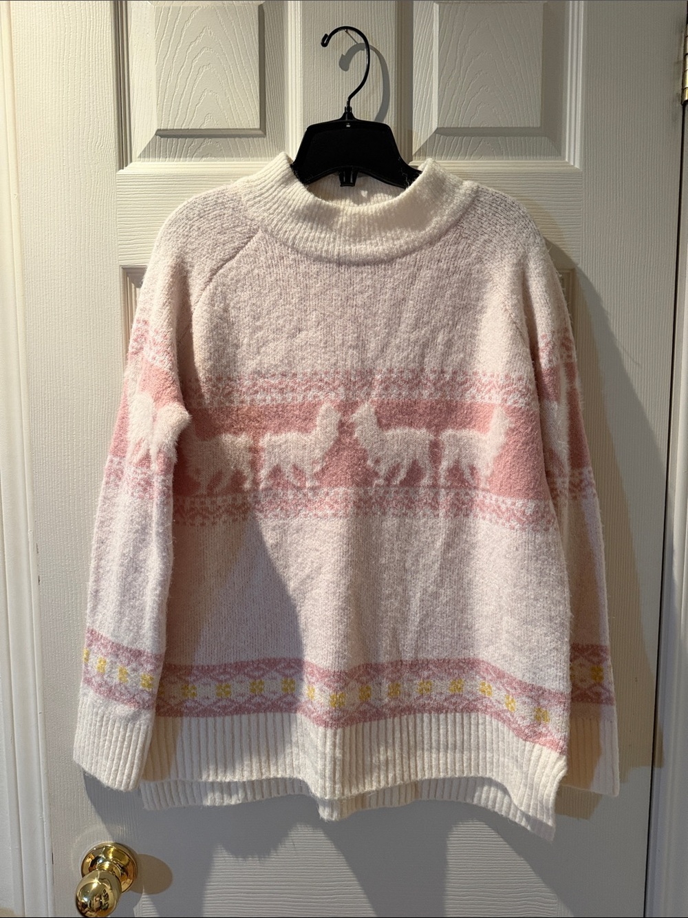 23 - Cozy Pink & Cream Alpaca Pattern Sweater